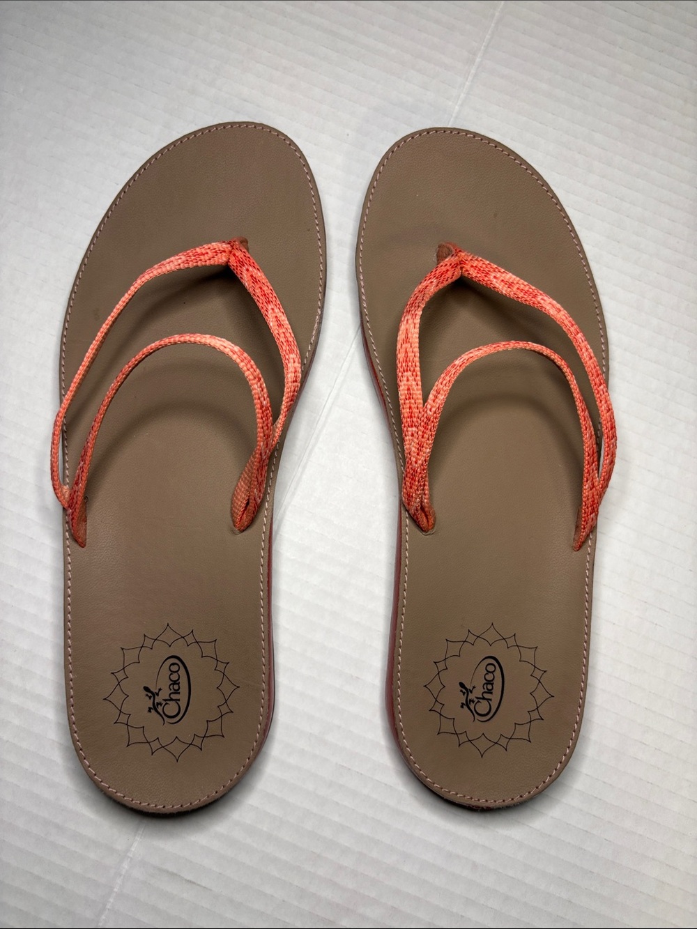 Chaco Abbey flip flops, size 8 - Picture 2 of 8
